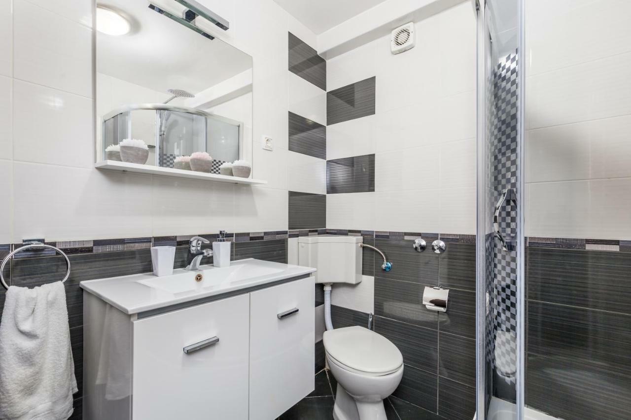 Apartamento Apartman Javor Otočac Exterior foto