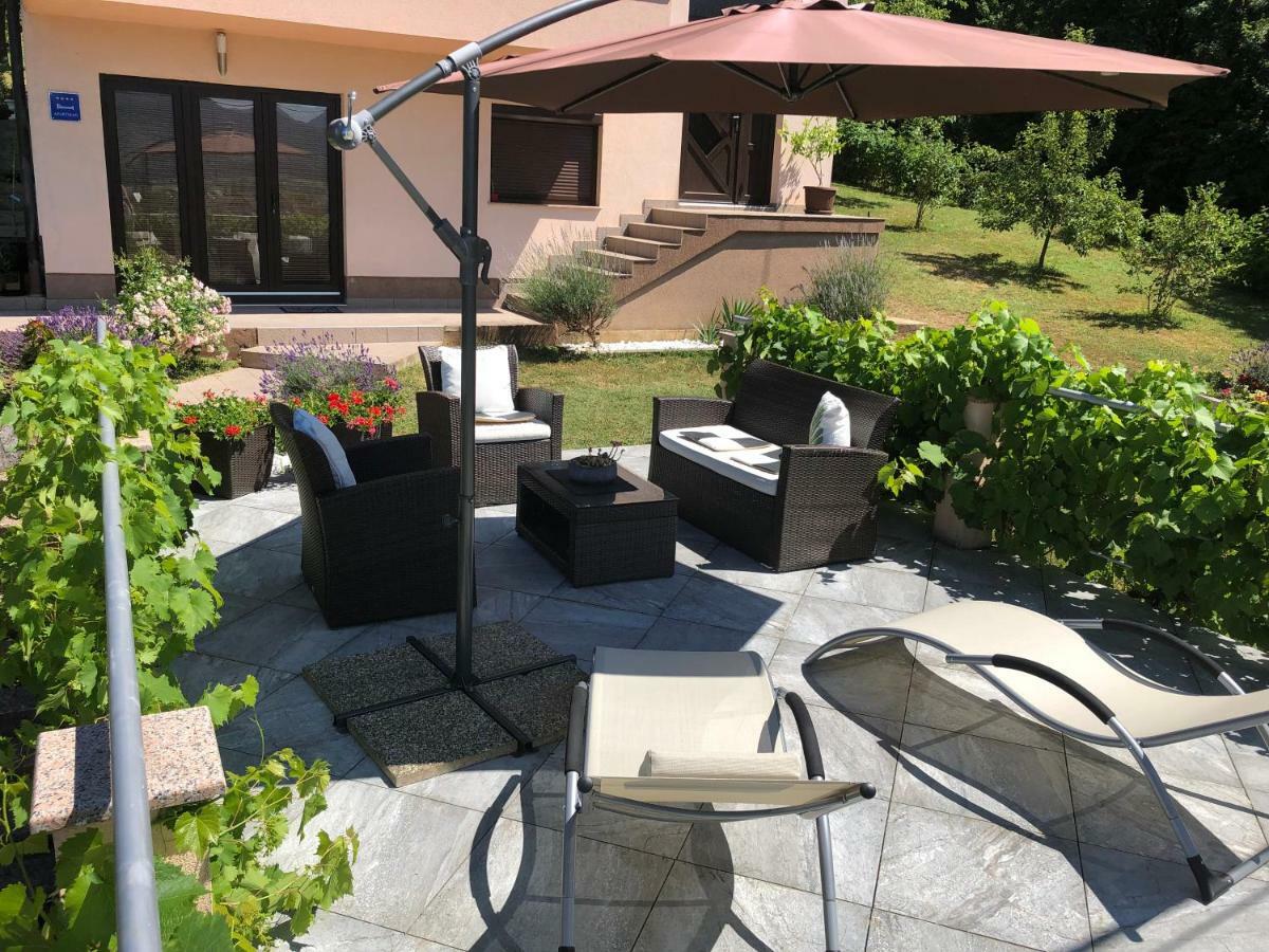 Apartamento Apartman Javor Otočac Exterior foto